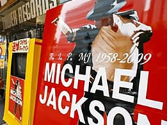 Un anuncio del nuevo libro express de Michael Jackson, en China.